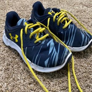 Kids Under Armour tennis shoes